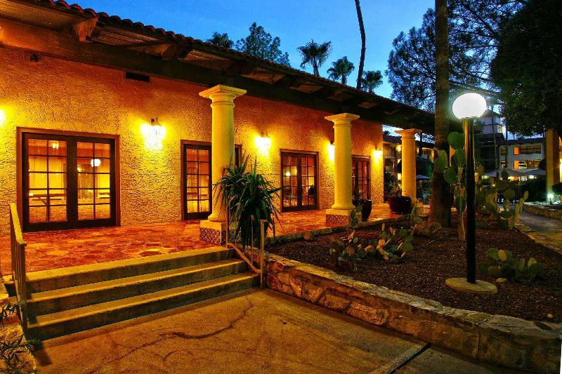 هتل Doubletree Suites By Hilton Tucson Airport