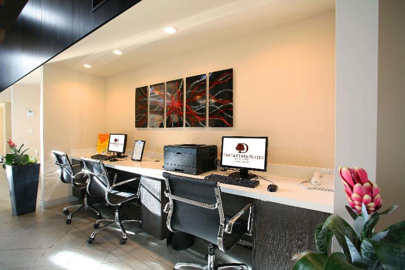 هتل Doubletree Suites By Hilton Tucson Airport