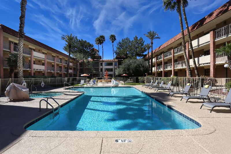 هتل Doubletree Suites By Hilton Tucson Airport