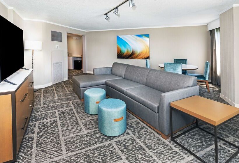 فندق Doubletree By Hilton Tulsa   Warren Place