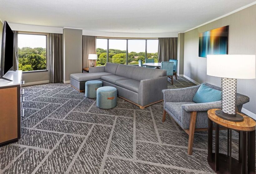 فندق Doubletree By Hilton Tulsa   Warren Place