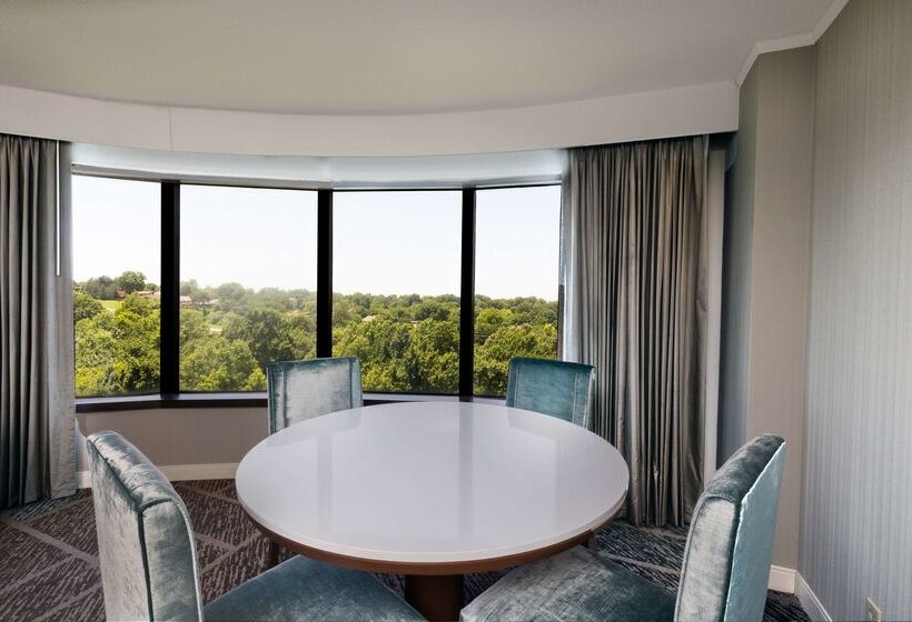 فندق Doubletree By Hilton Tulsa   Warren Place