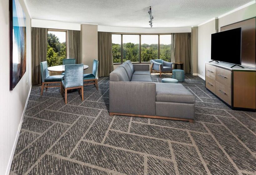 فندق Doubletree By Hilton Tulsa   Warren Place