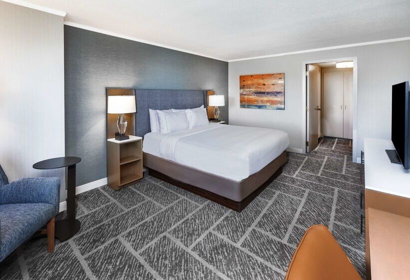 فندق Doubletree By Hilton Tulsa   Warren Place