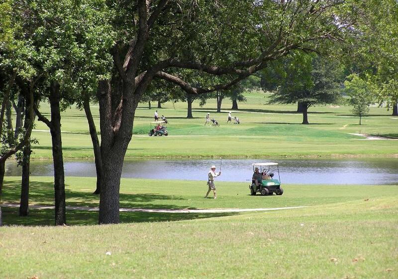 فندق Doubletree By Hilton Tulsa   Warren Place