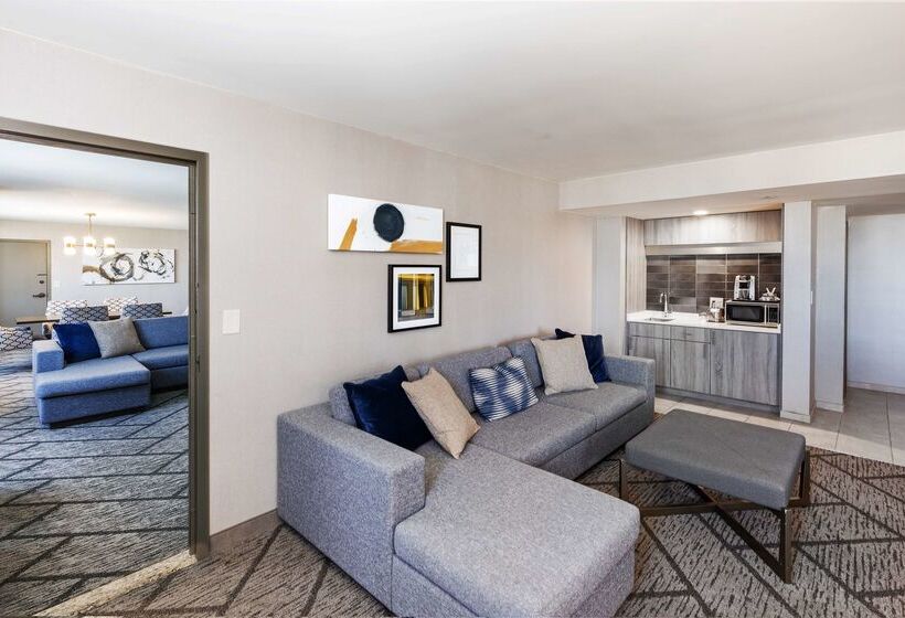 فندق Doubletree By Hilton Tulsa Downtown