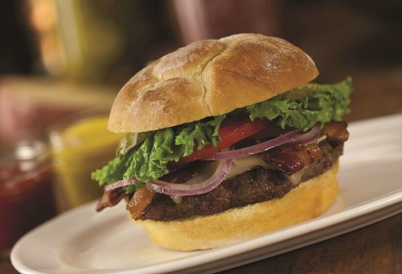 فندق Doubletree By Hilton Tulsa Downtown
