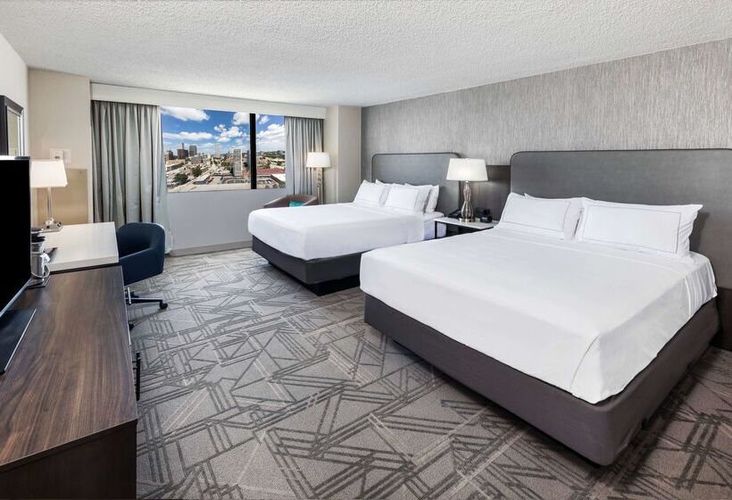 فندق Doubletree By Hilton Tulsa Downtown