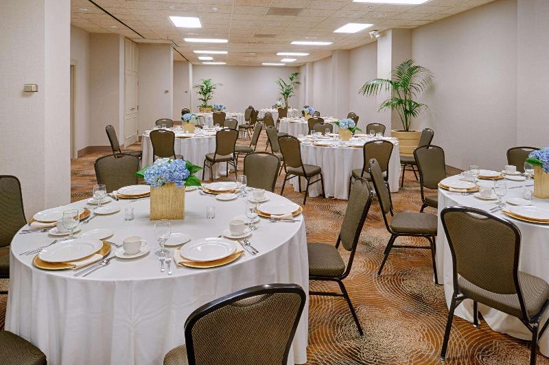 فندق Doubletree By Hilton Tulsa Downtown