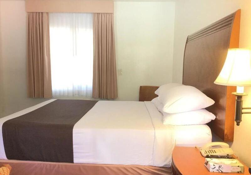 בית מלון כפרי Downtown San Diego Lodge