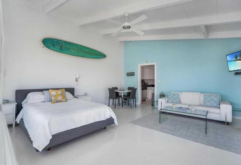 فندق Driftwood Resort On The Ocean