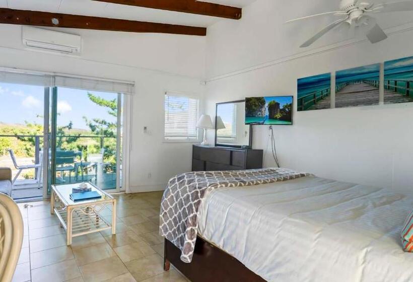 فندق Driftwood Resort On The Ocean