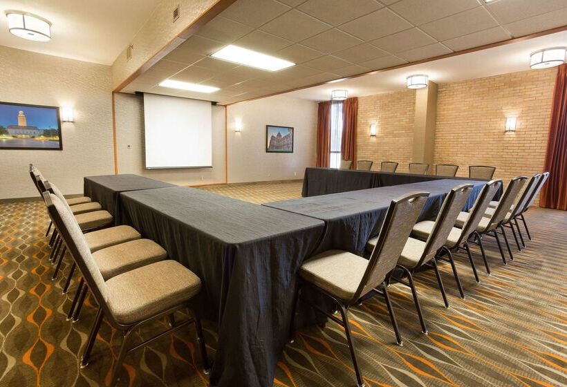 בית מלון כפרי Drury Inn & Suites Austin North