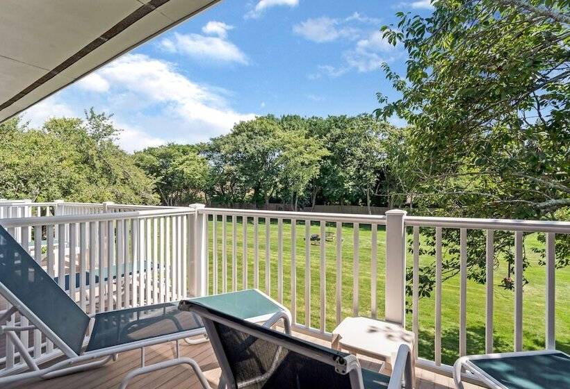 فندق East Hampton House Resort