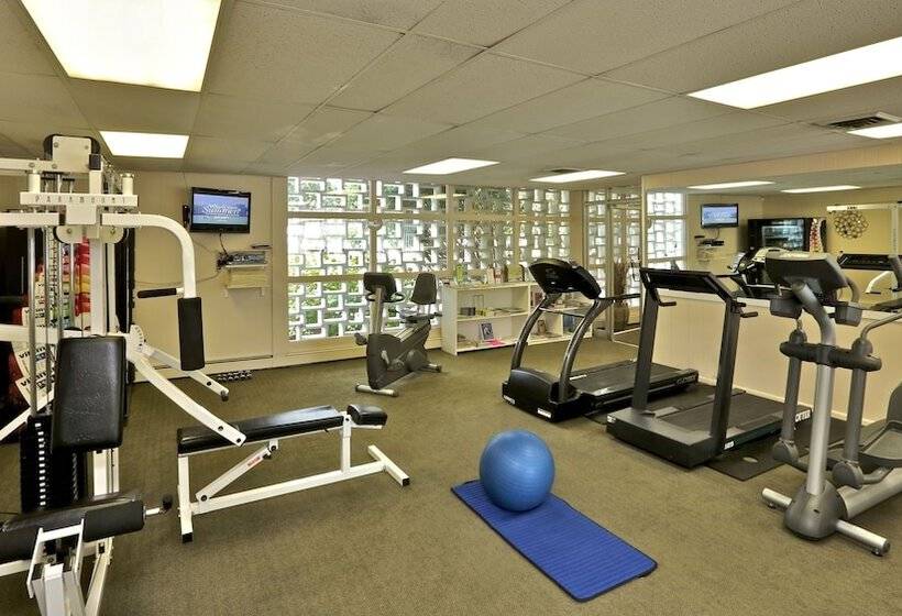 فندق East Hampton House Resort