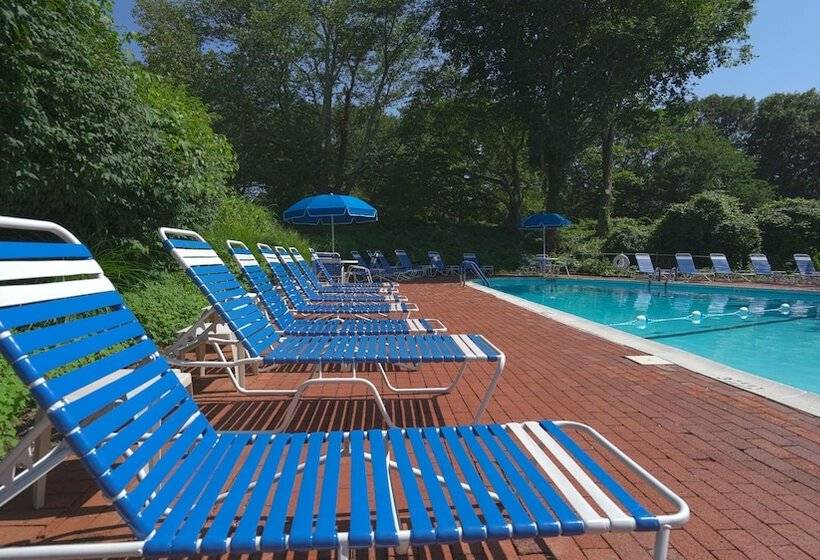 فندق East Hampton House Resort