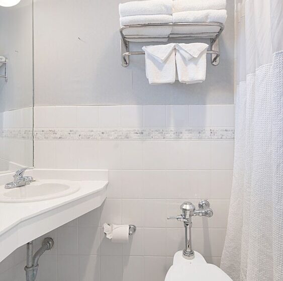 فندق East Hampton House Resort