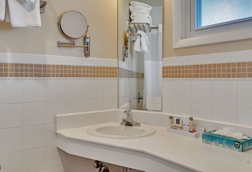 فندق East Hampton House Resort