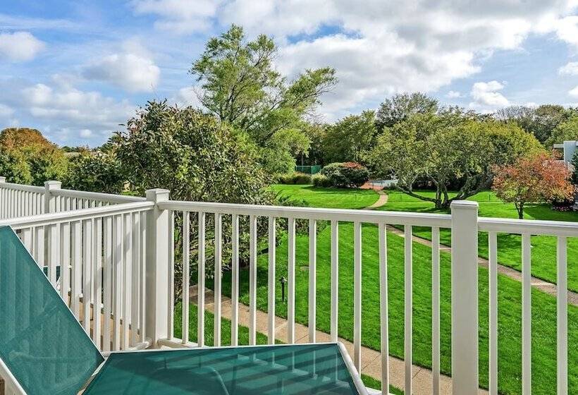 فندق East Hampton House Resort