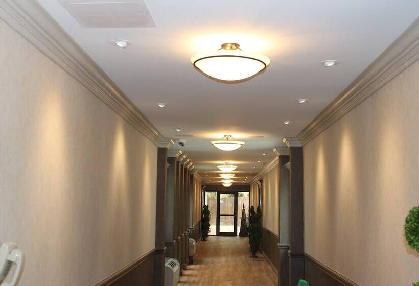 בית מלון כפרי East Norwich Inn