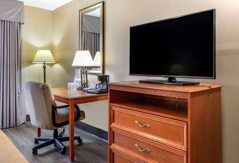 فندق Econo Lodge & Suites Southern Pines