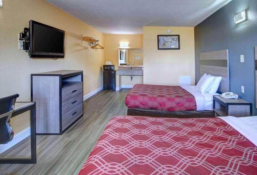 בית מלון כפרי Econo Lodge At Military Circle