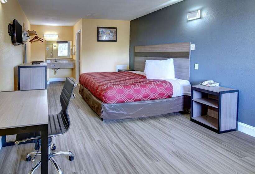 בית מלון כפרי Econo Lodge At Military Circle