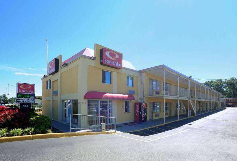 בית מלון כפרי Econo Lodge At Military Circle