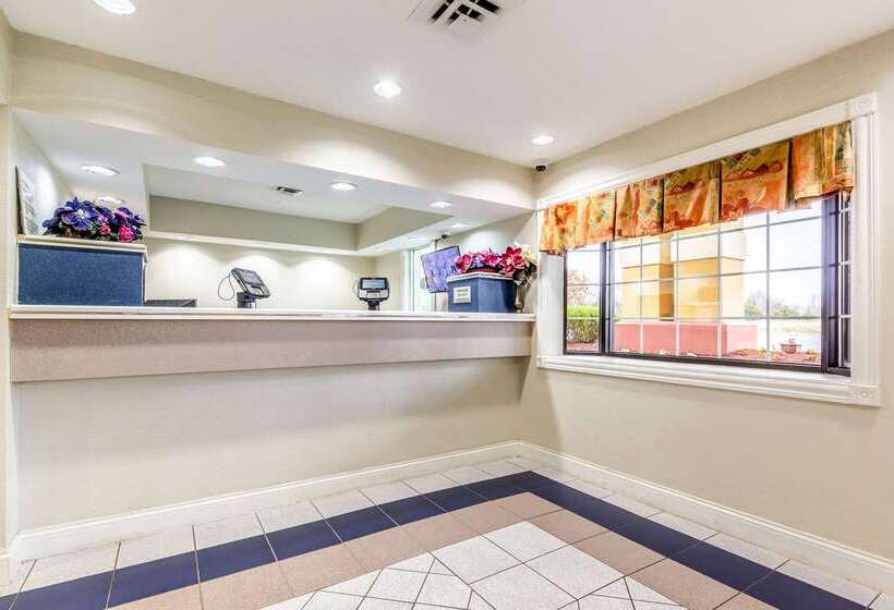 فندق Econo Lodge