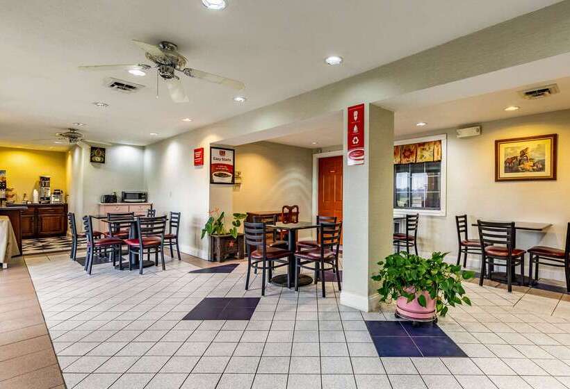 בית מלון כפרי Econo Lodge