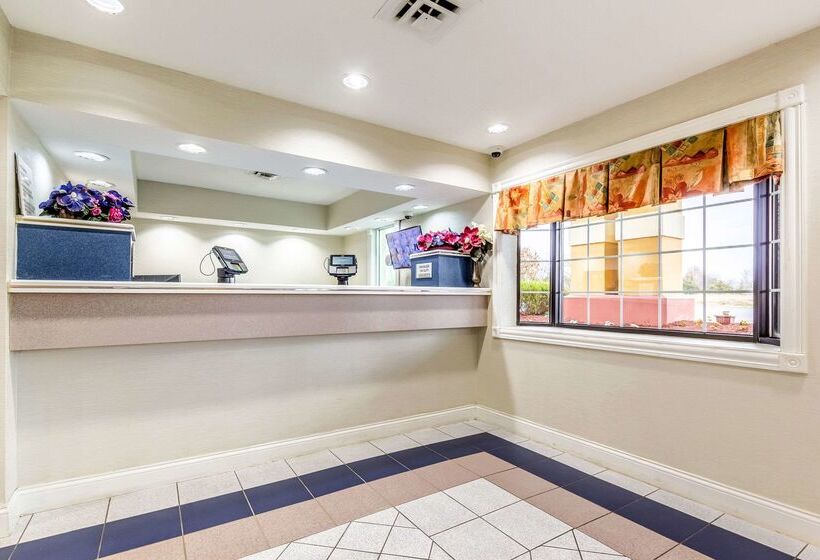 فندق Econo Lodge