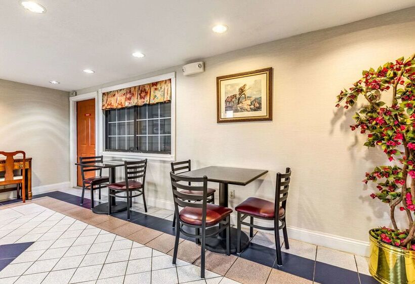 فندق Econo Lodge