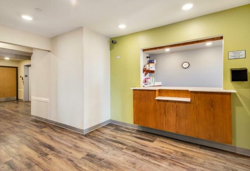 فندق Econo Lodge Burlington