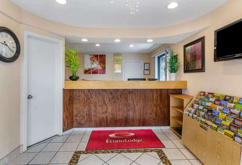 فندق Econo Lodge Civic Center