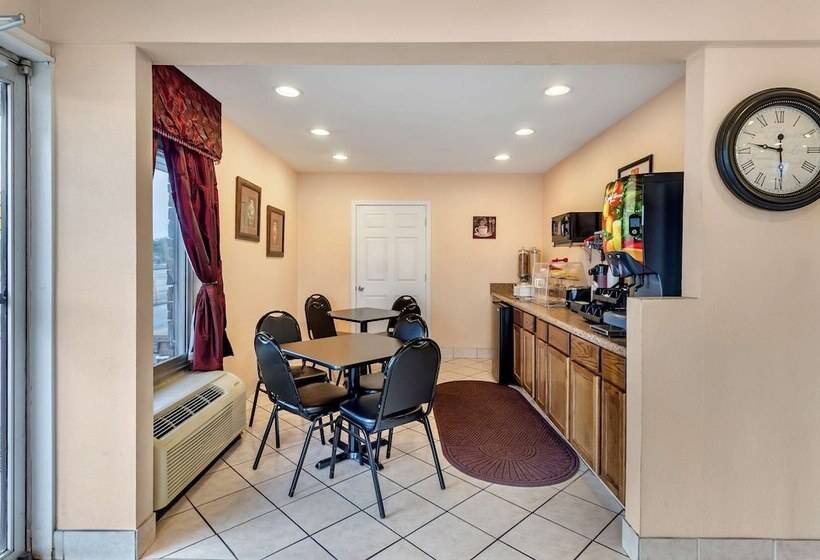 فندق Econo Lodge Civic Center