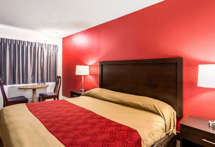 فندق Econo Lodge East