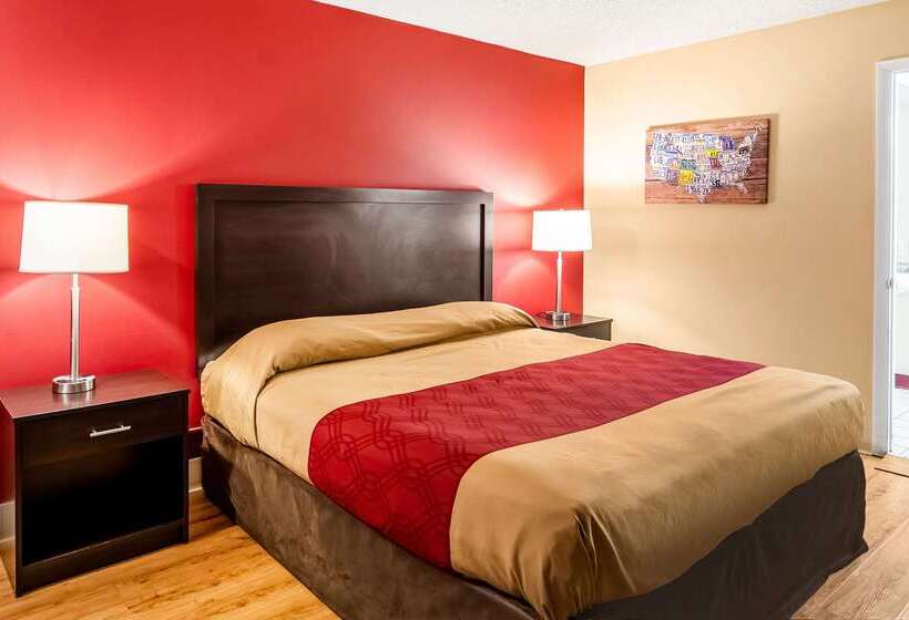 فندق Econo Lodge East