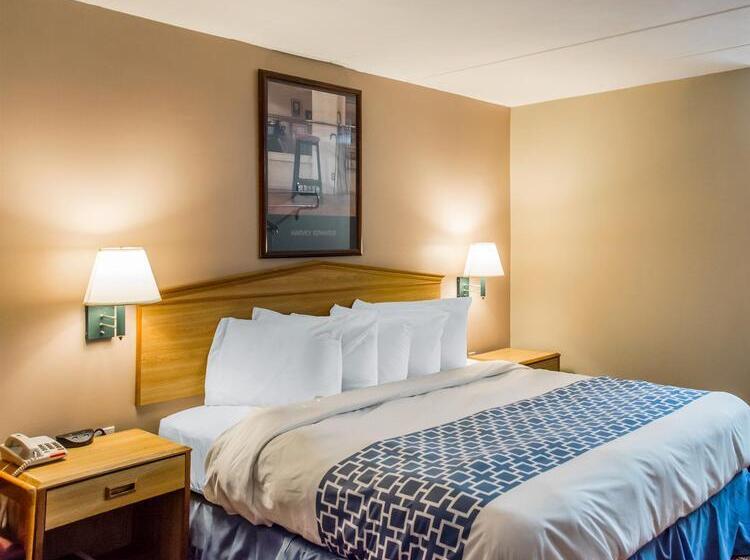 בית מלון כפרי Econo Lodge Franklin