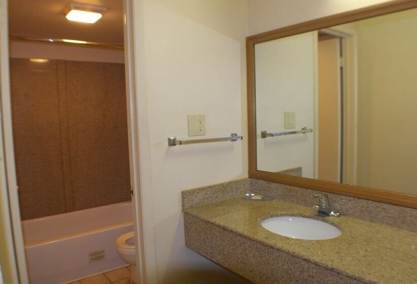 Отель Econo Lodge Ft. Eustis