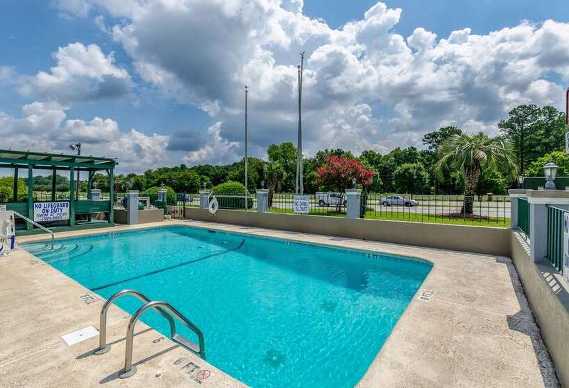 Отель Econo Lodge