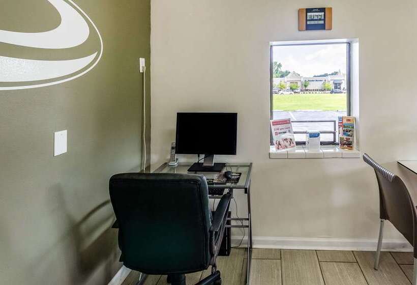 Отель Econo Lodge