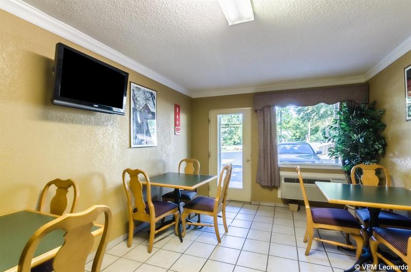 هتل Econo Lodge Historic Area