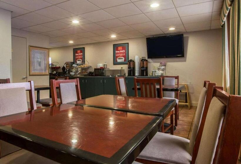 酒店 Econo Lodge Inn & Suites At Fort Moore