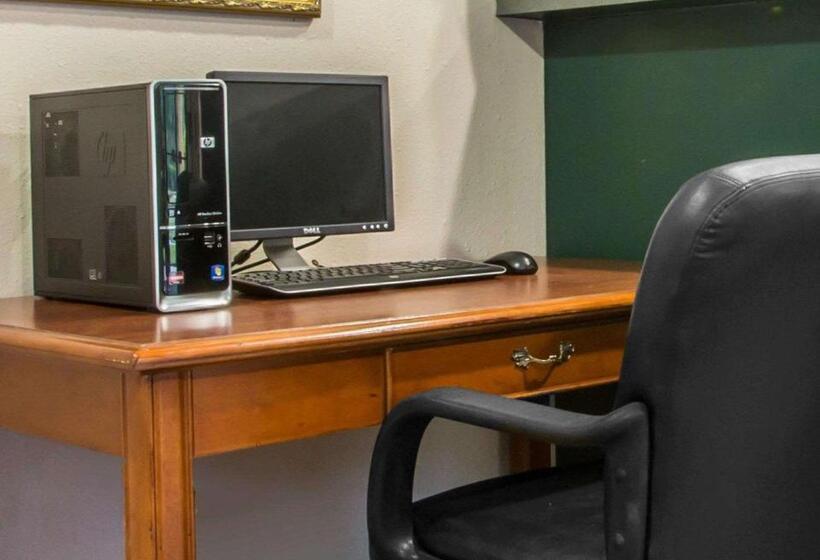 酒店 Econo Lodge Inn & Suites At Fort Moore