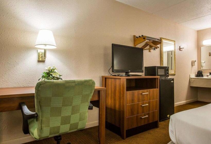 酒店 Econo Lodge Inn & Suites At Fort Moore
