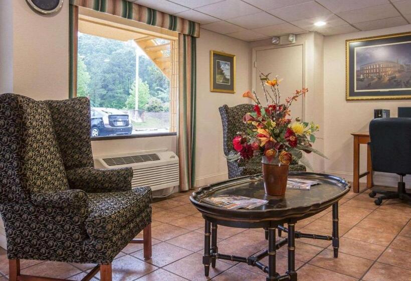 酒店 Econo Lodge Inn & Suites At Fort Moore