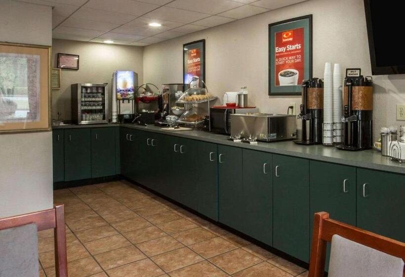 酒店 Econo Lodge Inn & Suites At Fort Moore