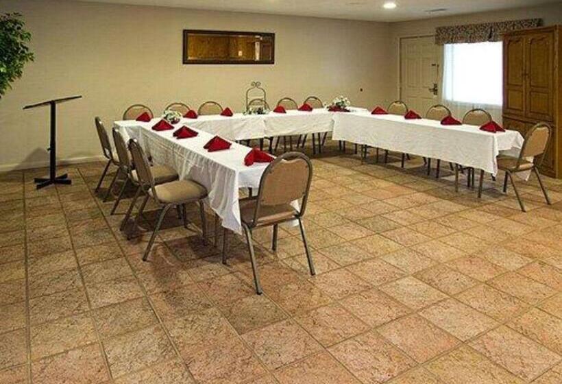 酒店 Econo Lodge Inn & Suites At Fort Moore