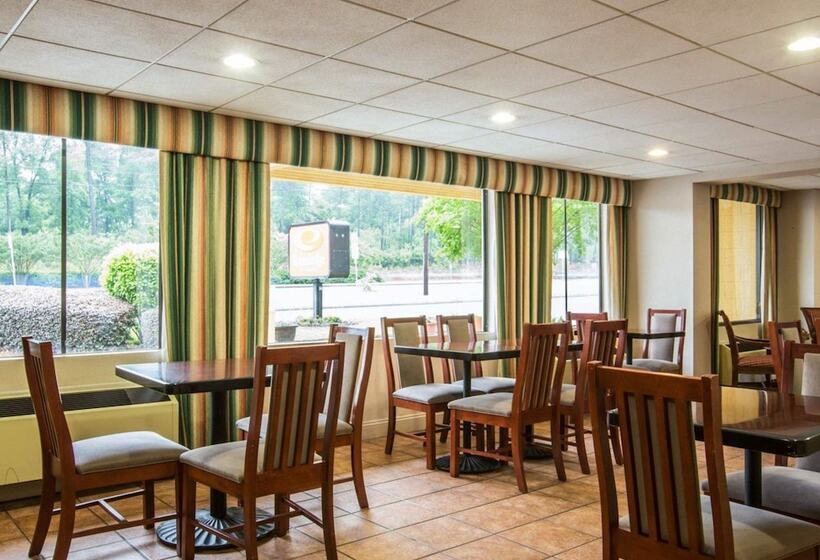 酒店 Econo Lodge Inn & Suites At Fort Moore