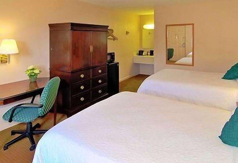 酒店 Econo Lodge Inn & Suites At Fort Moore